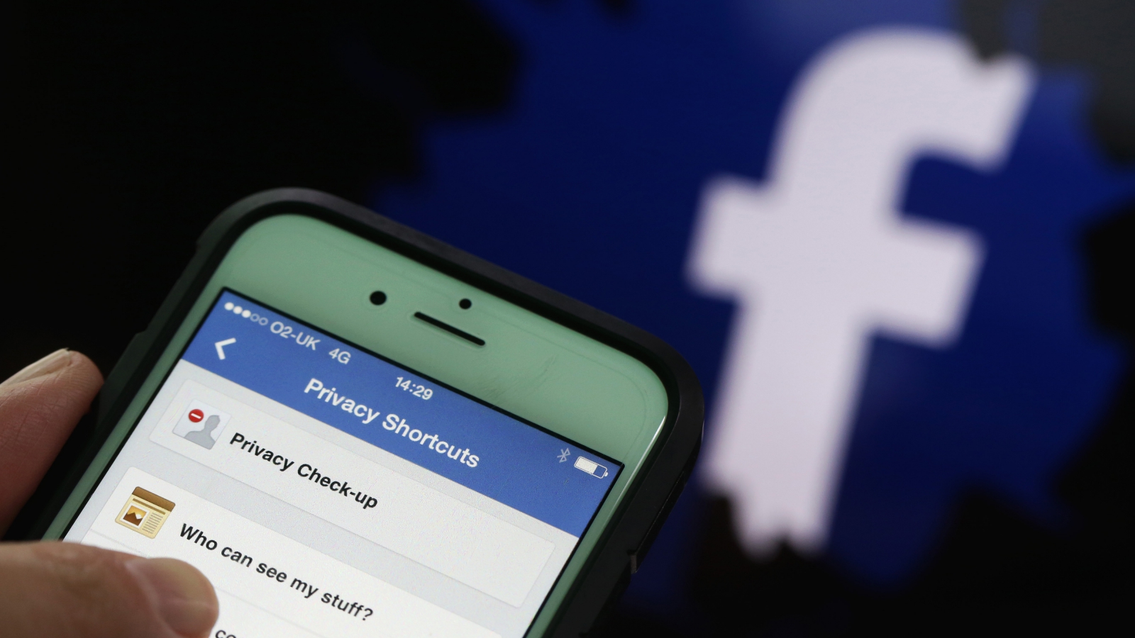 Privacy su Facebook, colpiti i post di 14 milioni di utenti thumbnail