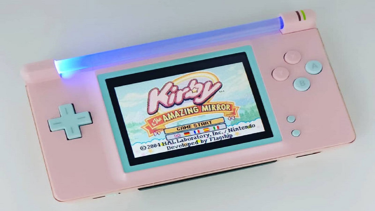 Nintendo DS trasformato in Neon Advance thumbnail