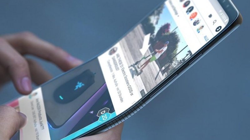 Samsung: lo smartphone pieghevole arriverà a novembre? thumbnail