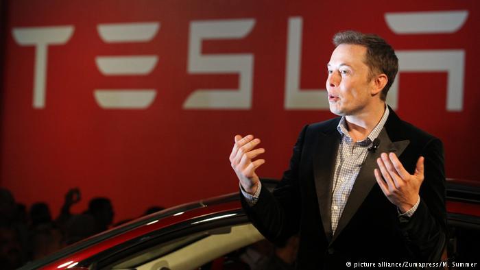 Elon Musk e Tesla: dimissioni da presidente e multa per 40 milioni di dollari thumbnail
