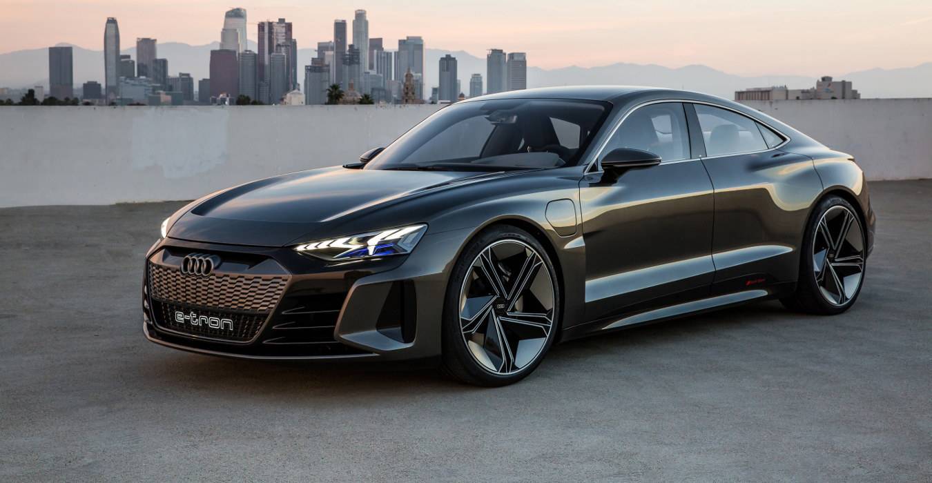 Audi e-tron GT: la nuova super elettrica sfida Tesla e Porsche thumbnail