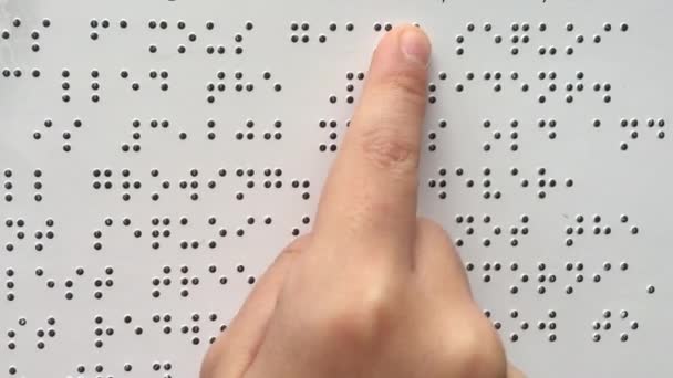 Display Braille: la tecnologia a portata di mano thumbnail