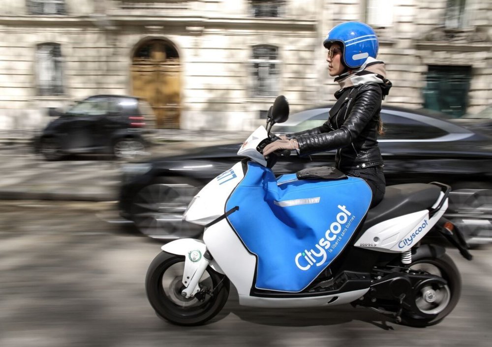 CityScoot per la prima volta in Italia: scooter sharing a Milano thumbnail