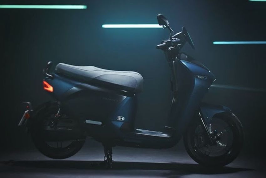 Yamaha EC-05: ecco lo scooter elettrico con batterie intercambiabili thumbnail