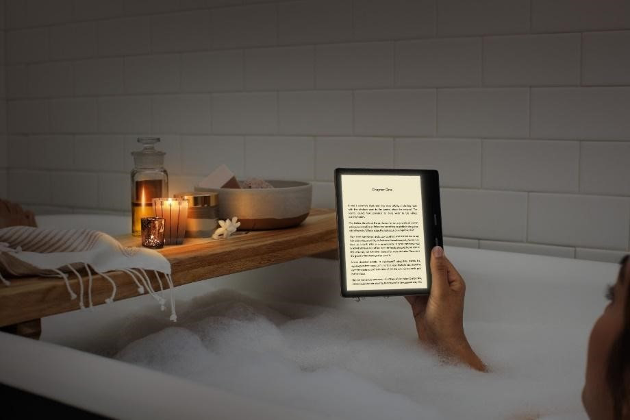 Amazon lancia il nuovo Kindle Oasis: prezzi e caratteristiche thumbnail