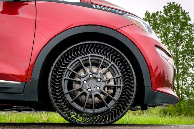 Michelin e GM presentano il primo pneumatico senza aria thumbnail