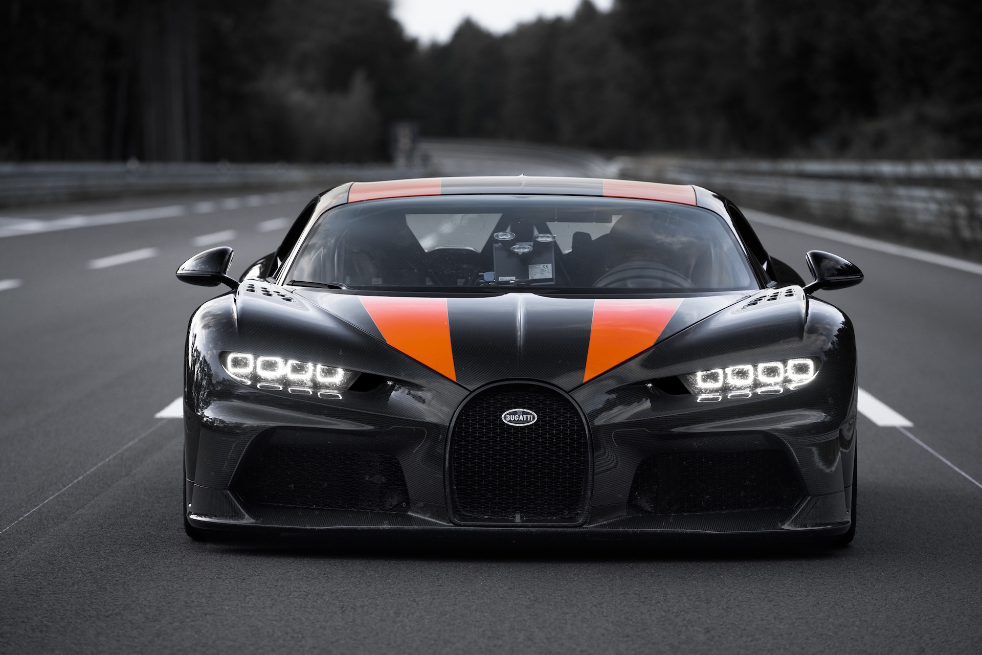 Bugatti Chiron oltre i 480 Km/h: più veloce di un aereo thumbnail