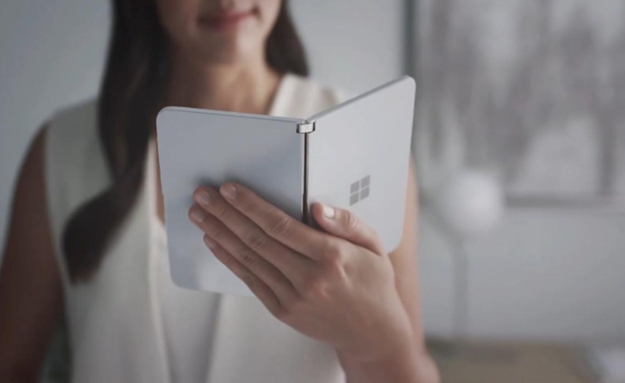 Microsoft è inarrestabile: ecco Surface Duo thumbnail