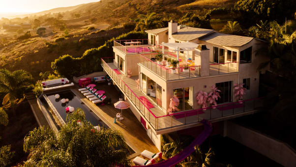 Barbie Malibu Dreamhouse Airbnb: la casa delle bambole in affitto per 60$ thumbnail