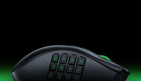 Razer Naga Left-Handed: aperte le pre-registrazioni del nuovo mouse thumbnail
