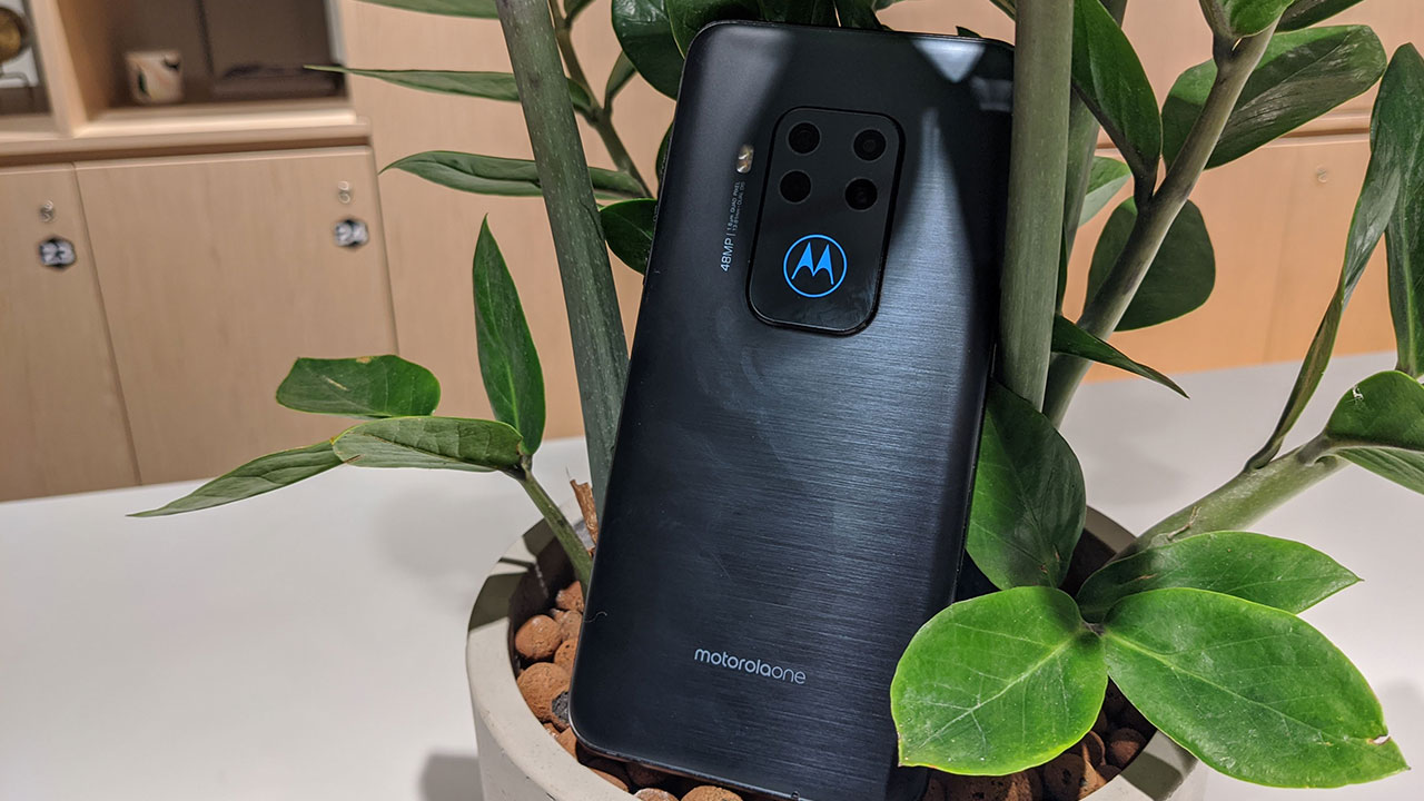 Motorola One Zoom recensione: addio ad Android One thumbnail