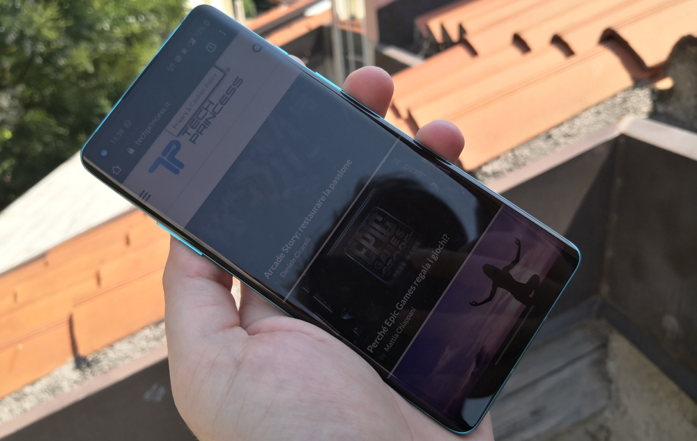OnePlus 8 recensione schermo