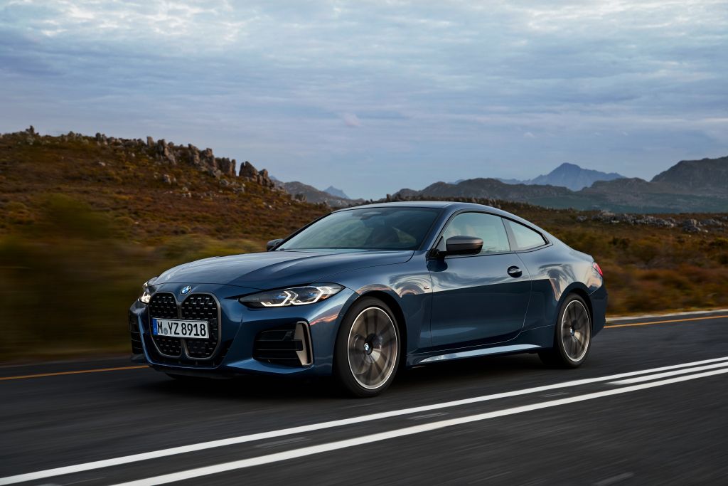 BMW Serie 4 Coupé 2020, la quattro posti sportiva arriverà ad ottobre thumbnail