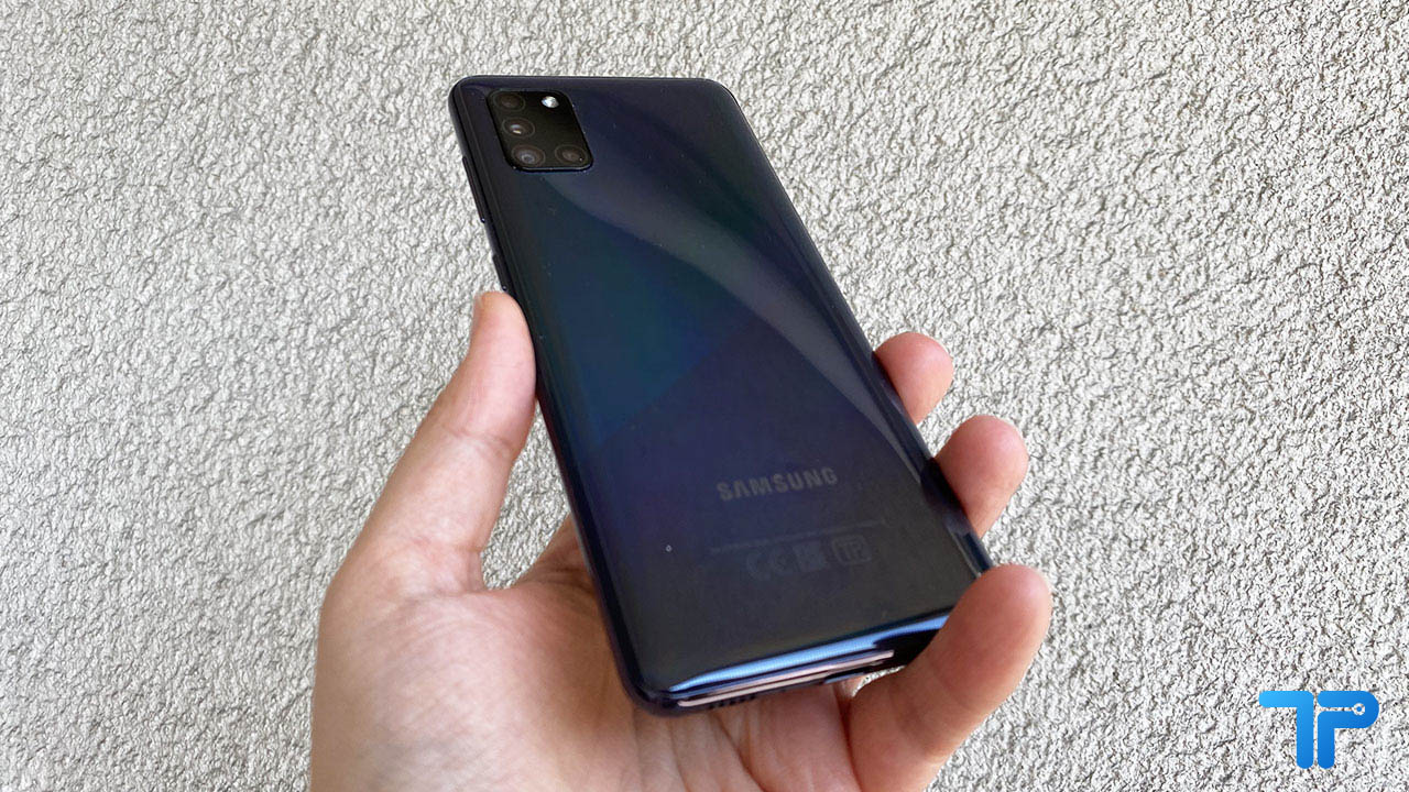 Samsung Galaxy A31 recensione design