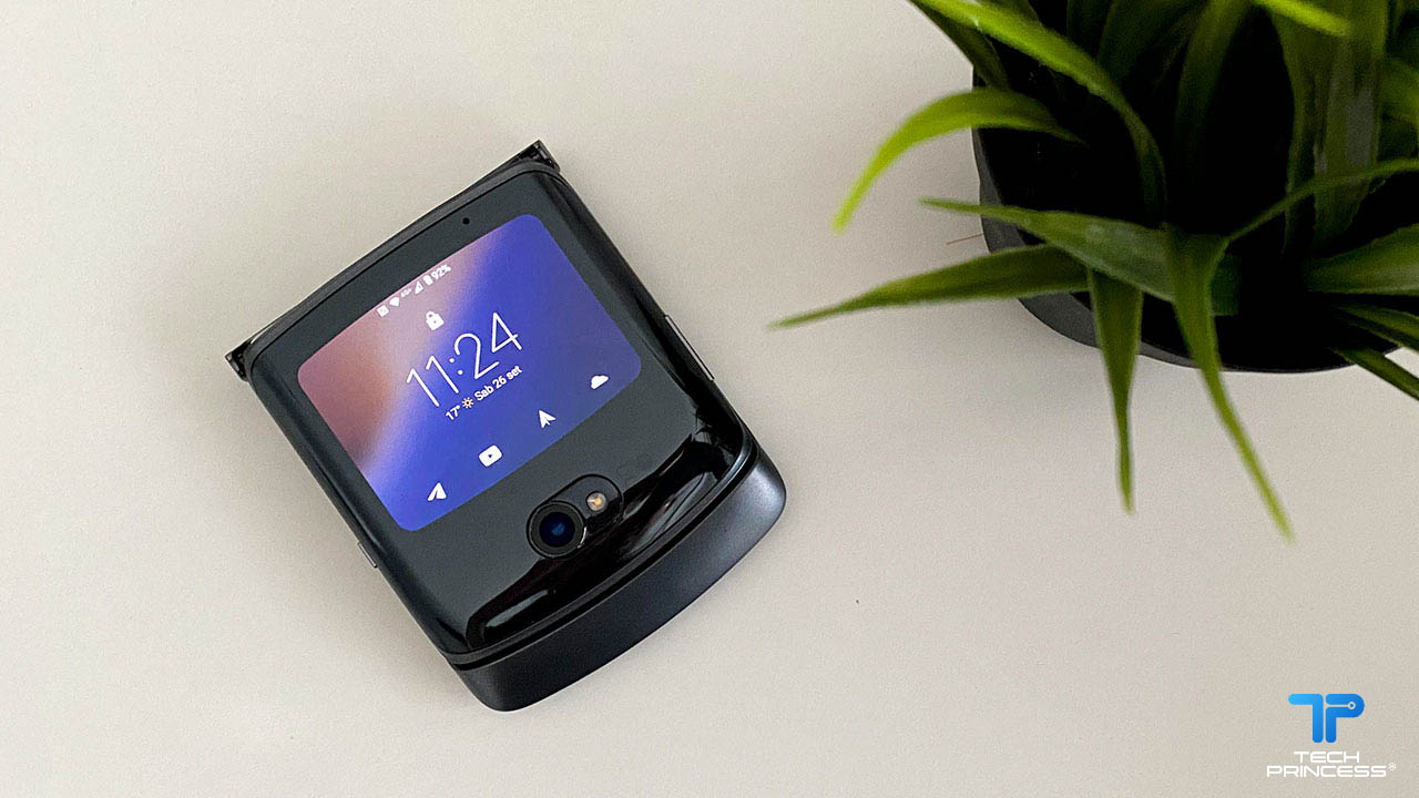 Motorola Razr 5G recensione design