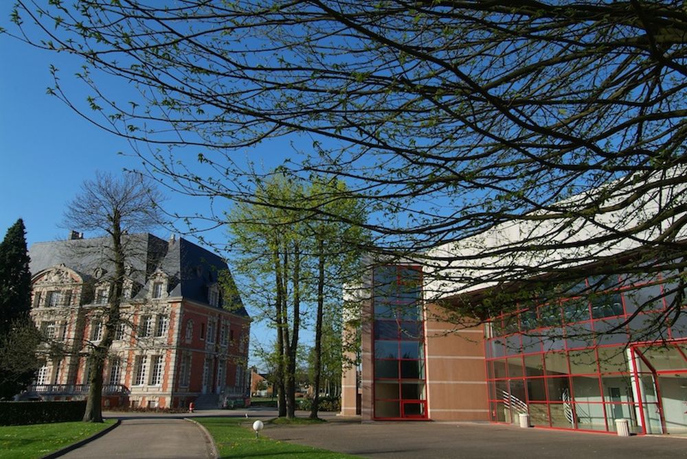 NEOMA Business School apre il primo campus digitale in Europa thumbnail