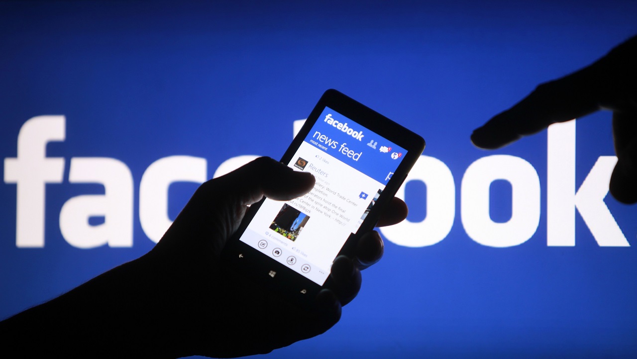 Facebook combatte la disinformazione con un sistema di notifiche thumbnail
