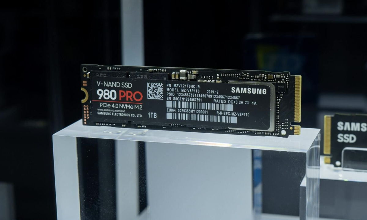 Ecco il nuovo SSD di Samsung pensato per professionisti e videogiocatori thumbnail