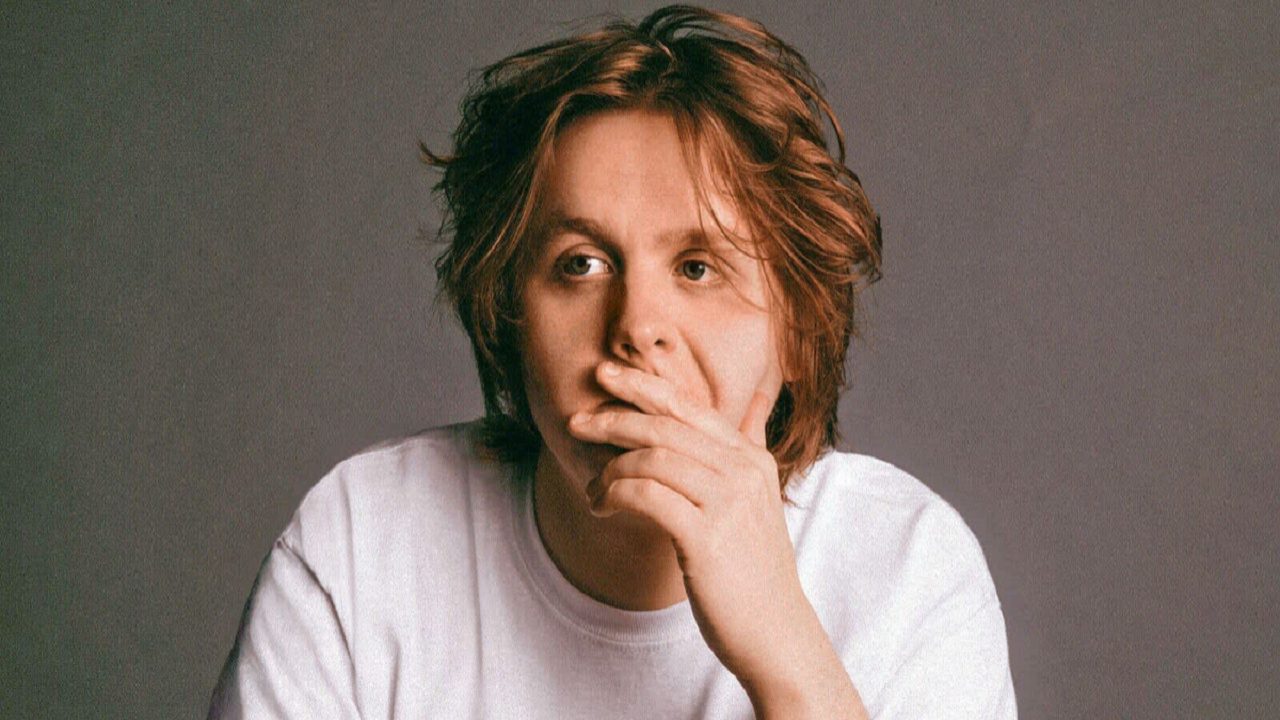 Lewis Capaldi parteciperà al Prime Day Live, l'evento gratuito in diretta su Twitch e Amazon Music thumbnail