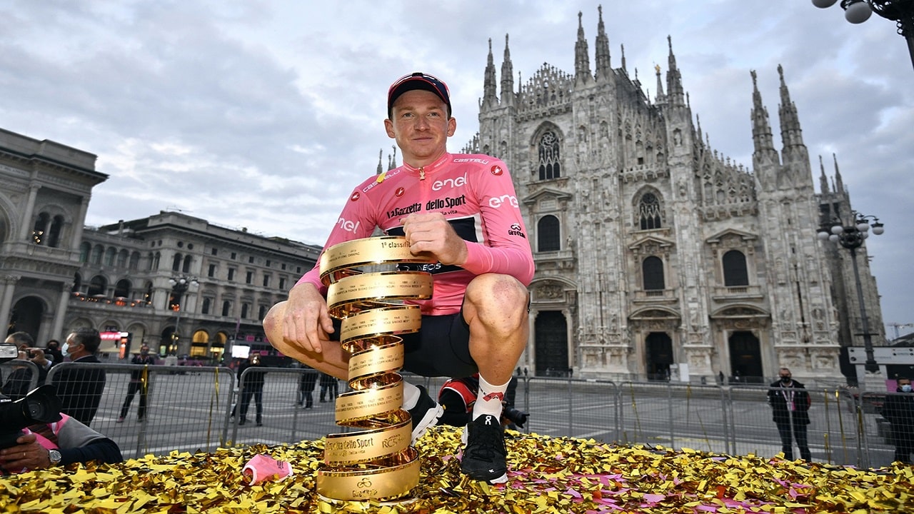 Hertz e Touring Club rendono omaggio al Giro d'Italia thumbnail