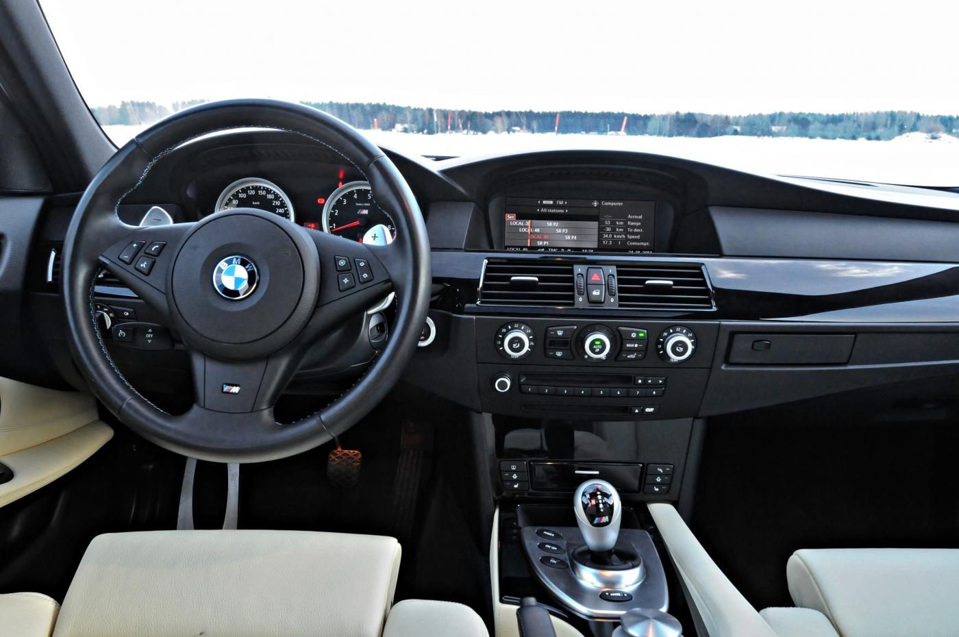 Consigli acquisto auto usate interni BMW M5 E60