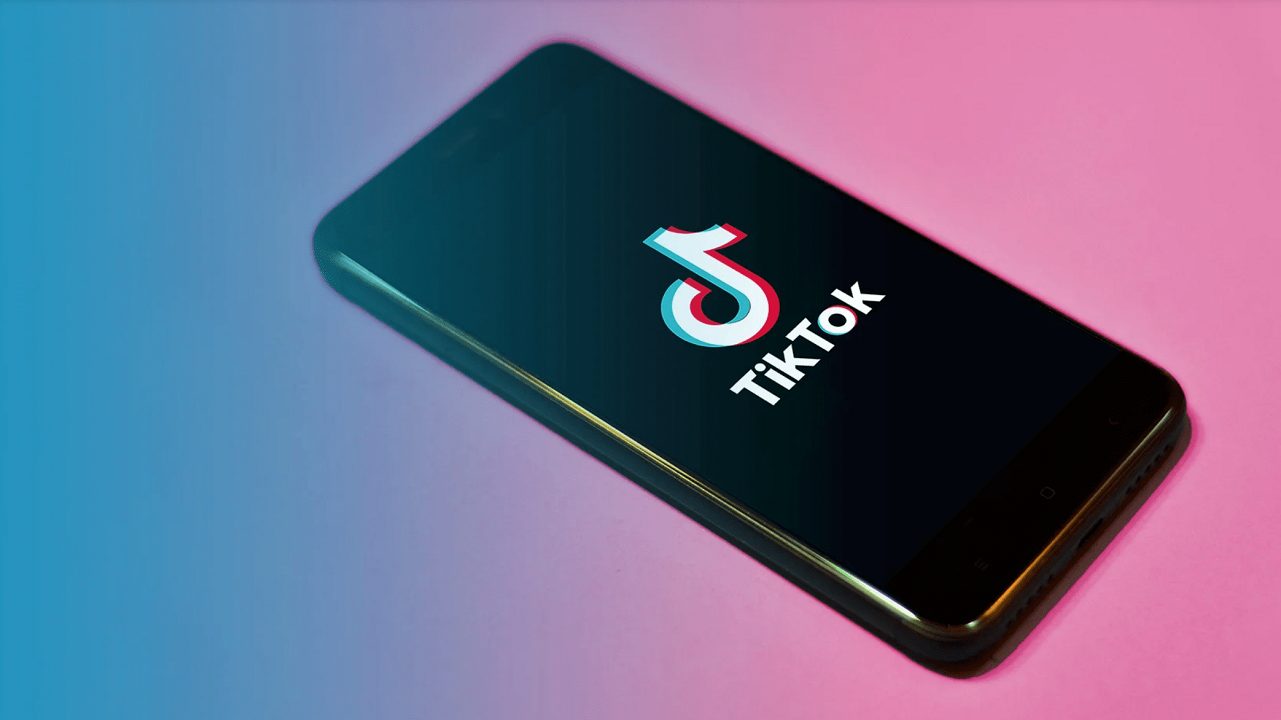 TikTok patteggia: 92 milioni di dollari per presunte violazioni della privacy thumbnail