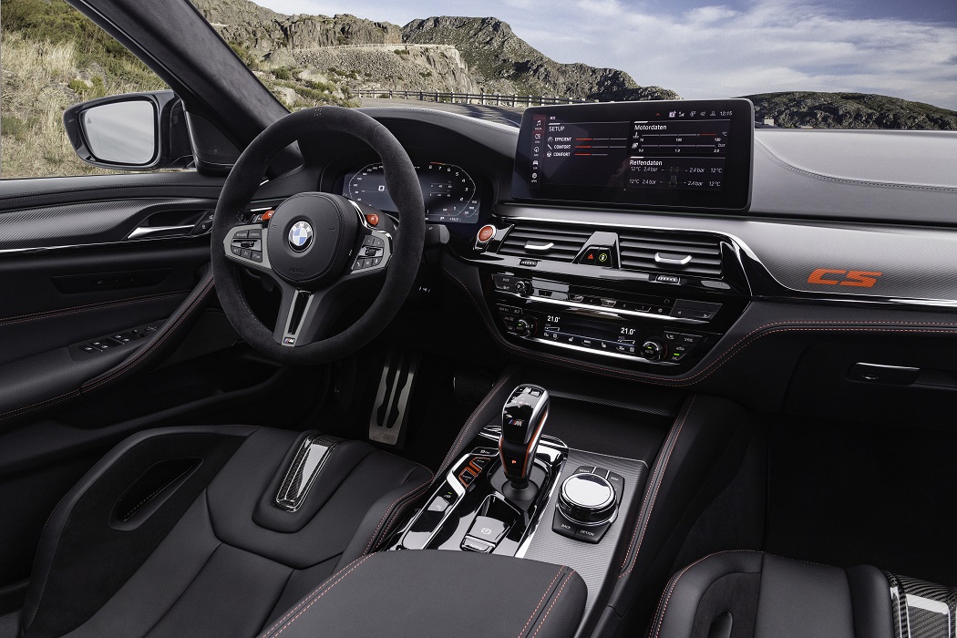 Gli interni di BMW M5 Cs