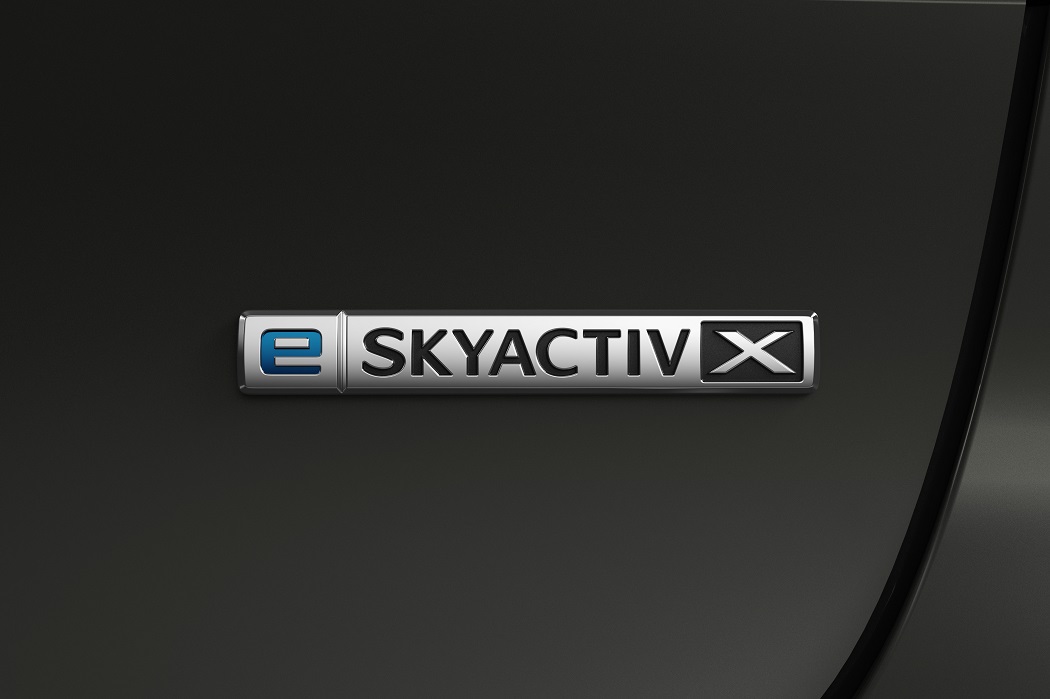 Nuovo logo e-SkyActiv-X su Mazda 3 2021