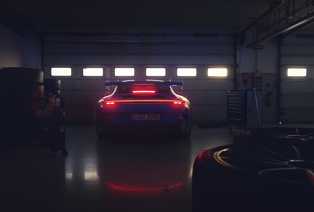 Il posteriore al buio di Porsche 911 GT3 2021