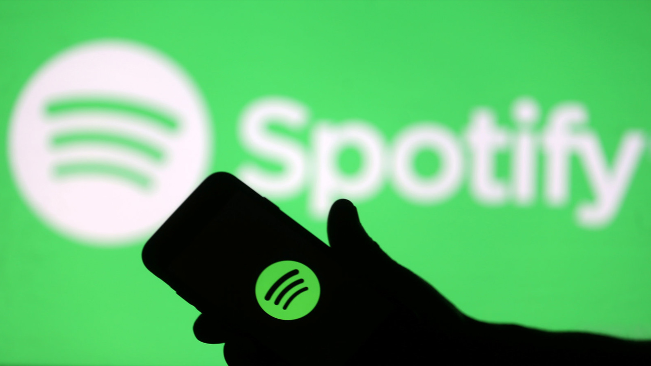 Spotify suggerirà nuovi podcast in base alla cronologia di ascolto thumbnail