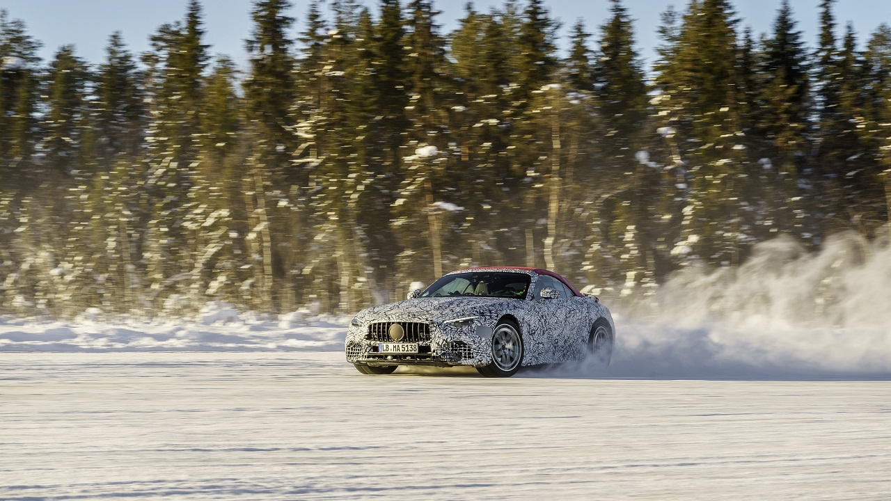 Mercedes SL, la nuova generazione arriverà l'anno prossimo sarà tutta AMG thumbnail