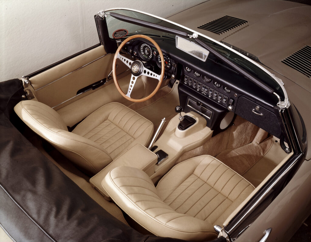 Jaguar E-Type interni