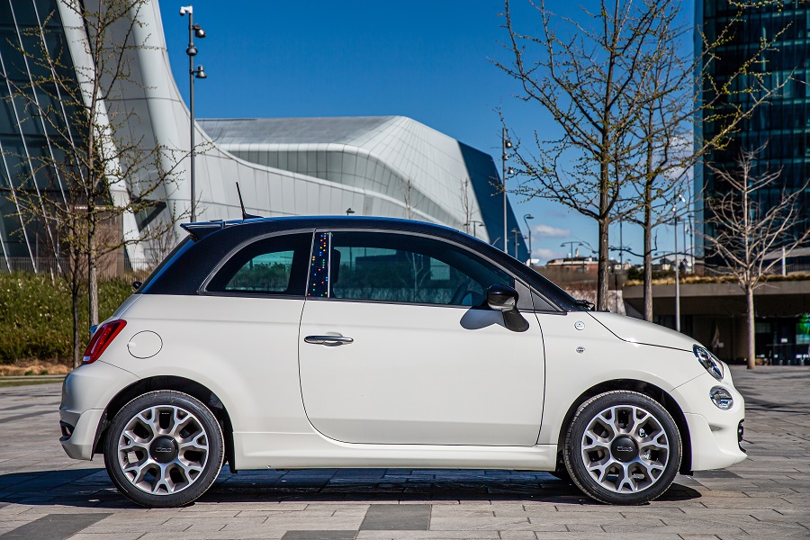 FIAT 500 Hey Google Laterale