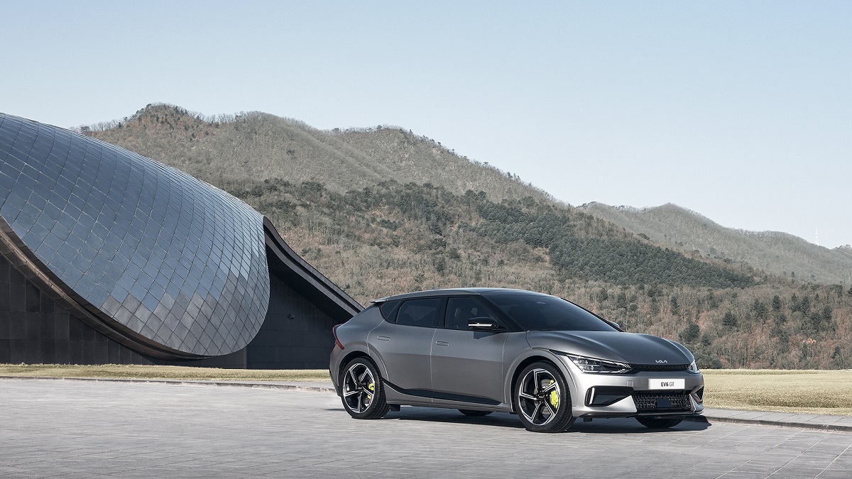 Kia EV6: il nuovo crossover anticipa il futuro elettrico del brand thumbnail