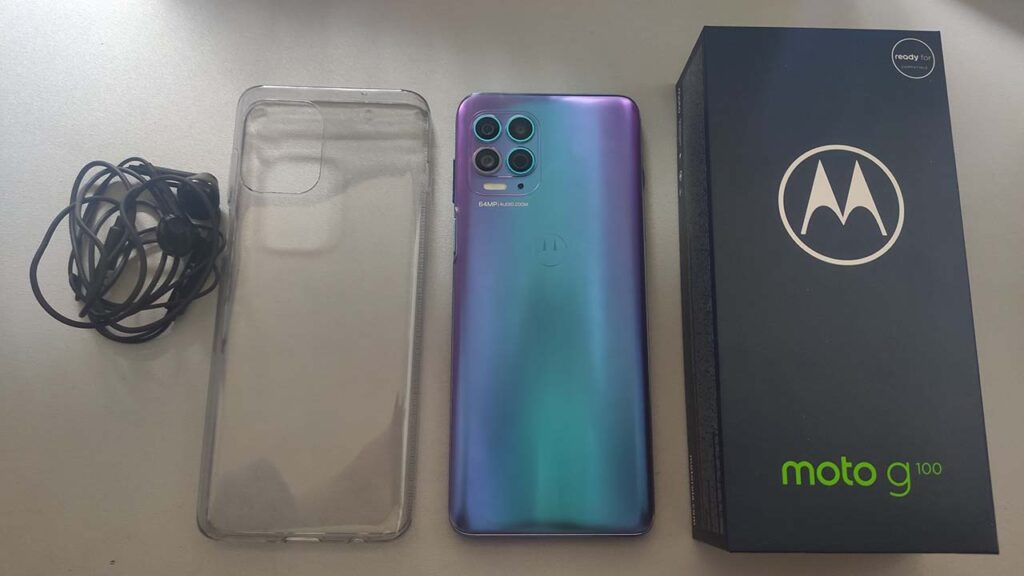 Motorola Moto g100 recensione confezione