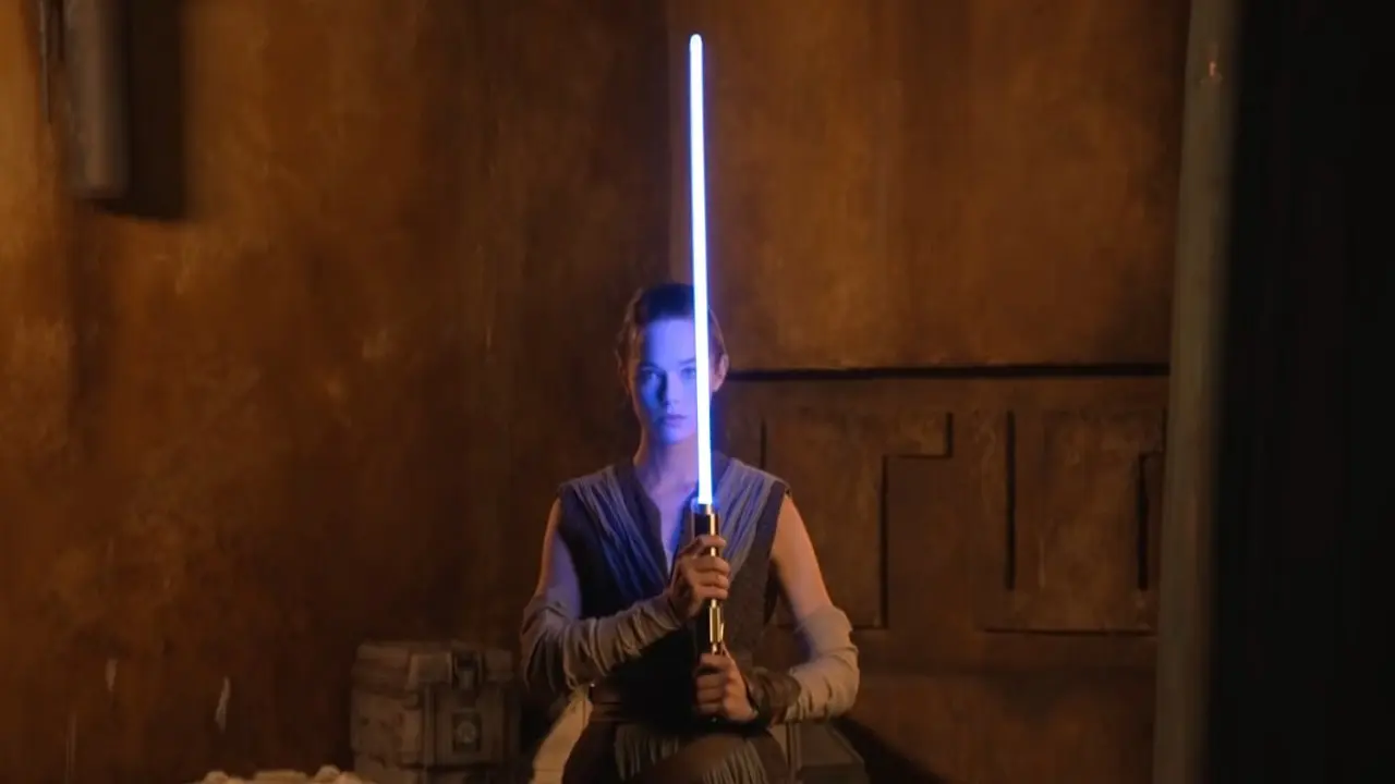 Disney ha mostrato dal vivo una vera spada laser thumbnail
