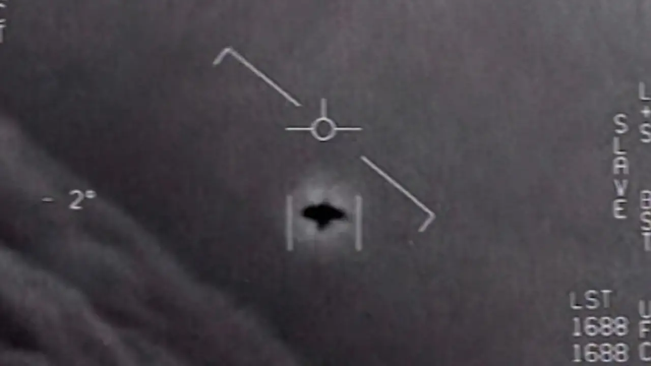UFO, secondo Obama gli oggetti volanti non identificati esistono thumbnail
