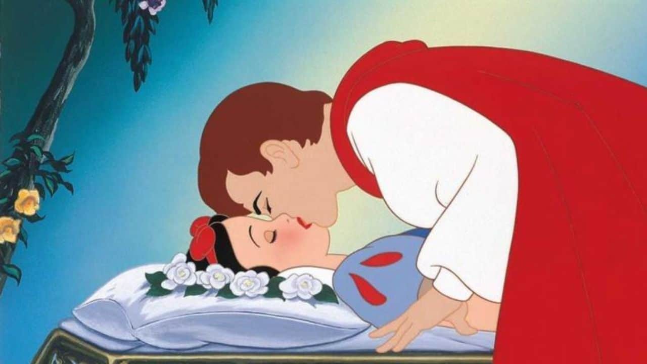 Negli USA riapre Disneyland. Ma il bacio a Biancaneve è politicamente scorretto thumbnail