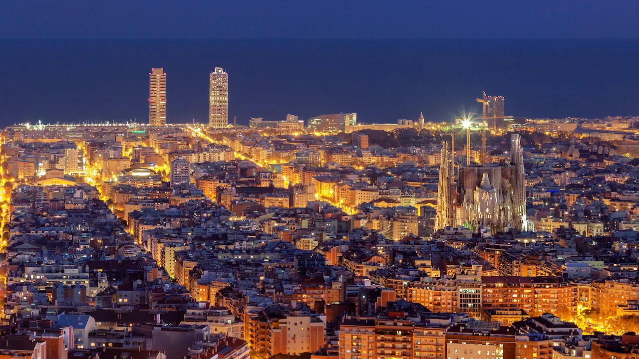 Barcellona diventa green: la pavimentazione è fotovoltaica thumbnail