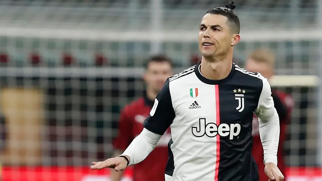 A Cristiano Ronaldo non piace la Coca Cola e il titolo crolla in borsa thumbnail
