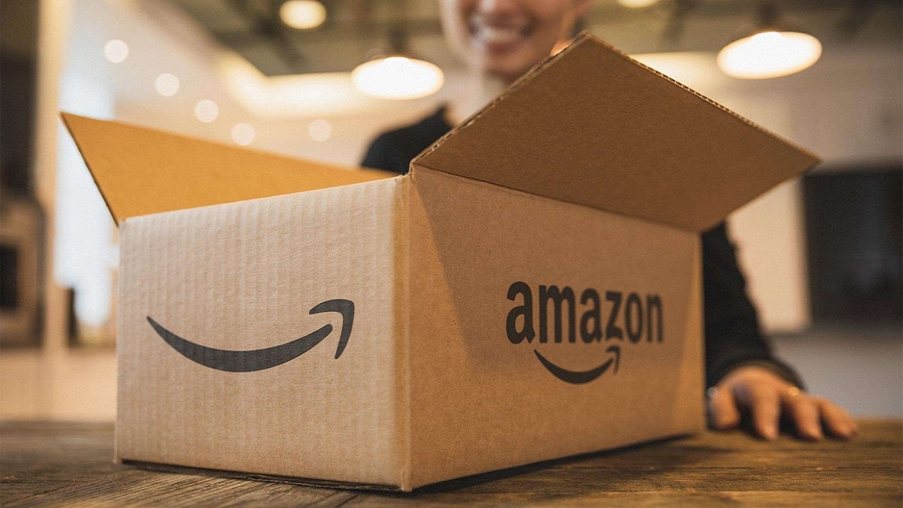 Amazon incolpa i social per le recensioni fasulle thumbnail