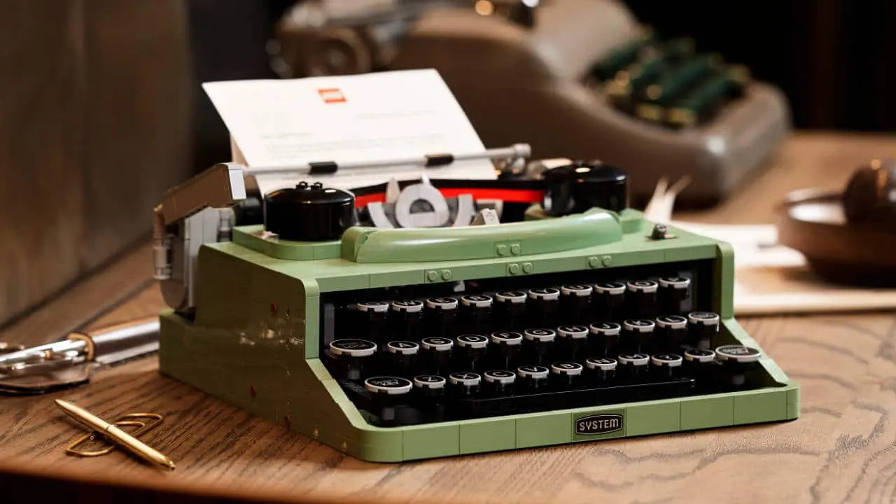 Il nuovo set Lego è una macchina da scrivere vintage thumbnail