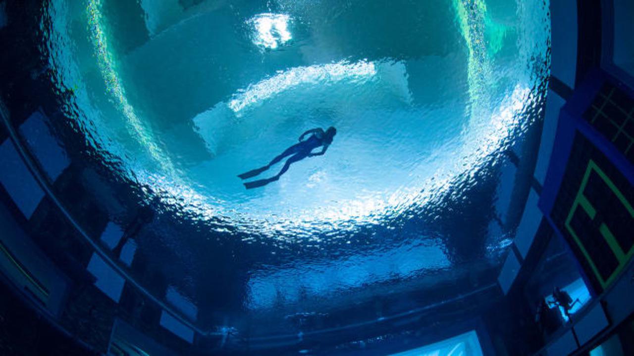Deep Dive Dubai, la piscina più profonda del mondo thumbnail