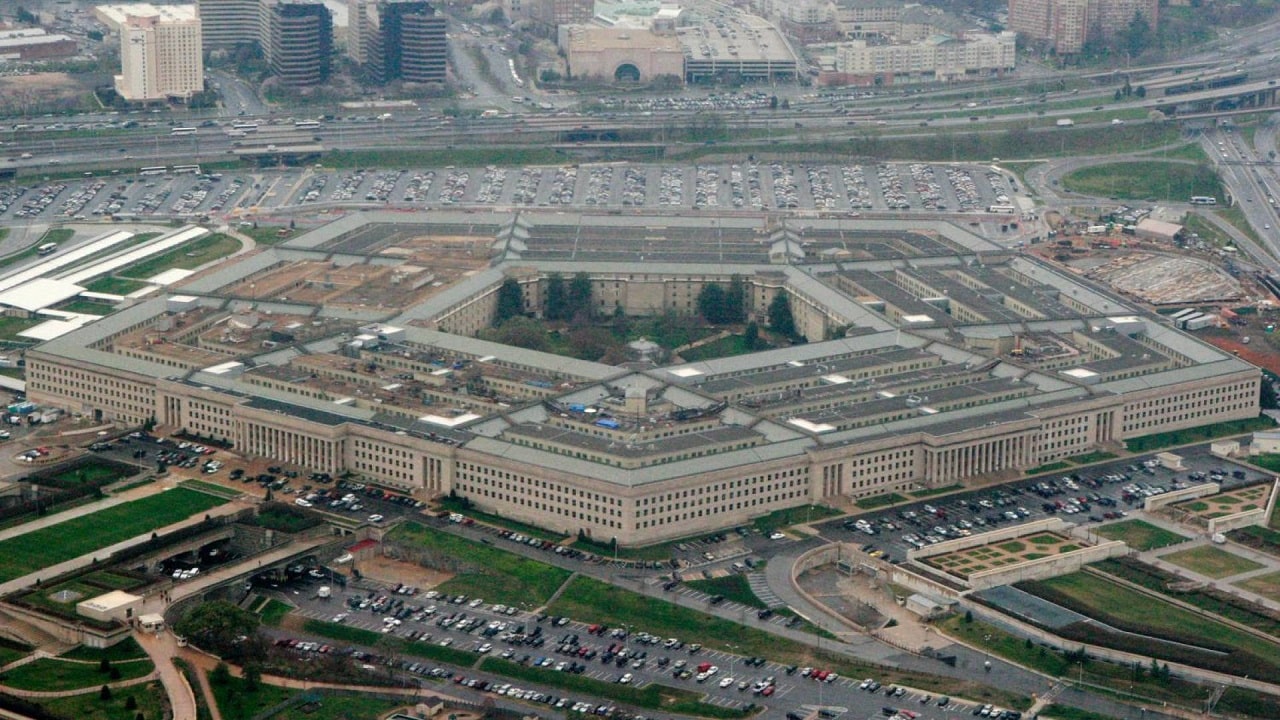 Il Pentagono cancella il contratto JEDI, litigato fra Microsoft e Amazon thumbnail