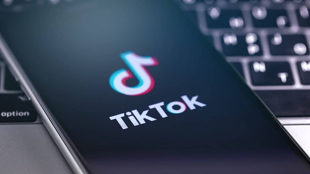 ByteDance vende l'intelligenza artificiale di TikTok thumbnail