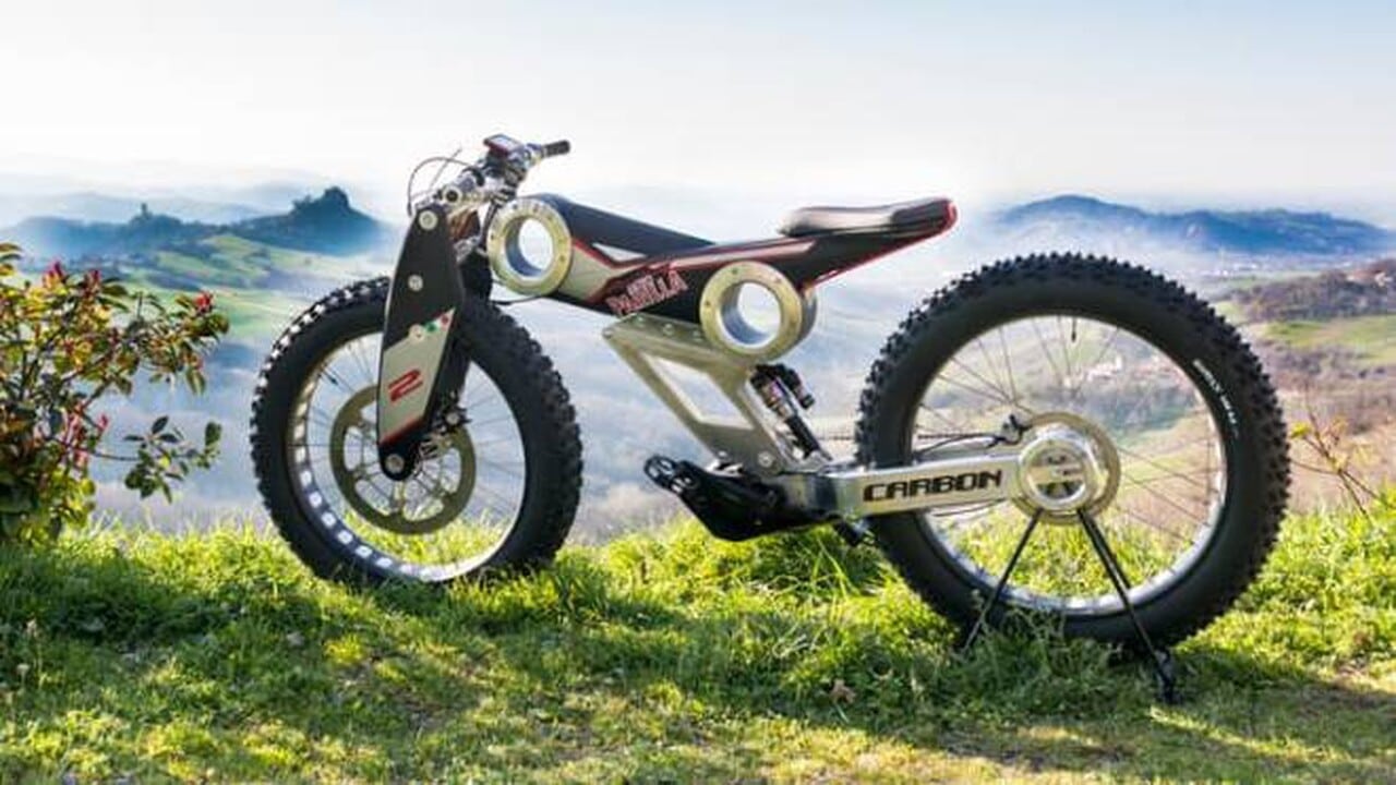 Moto Parilla lancia due e-bike "made in Italy": arrivano Carbon e Trilix thumbnail