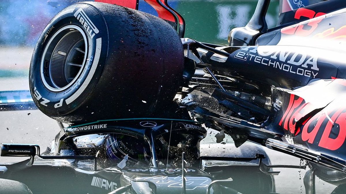Lewis Hamilton ringrazia Halo, il sistema di sicurezza che gli ha salvato la vita thumbnail