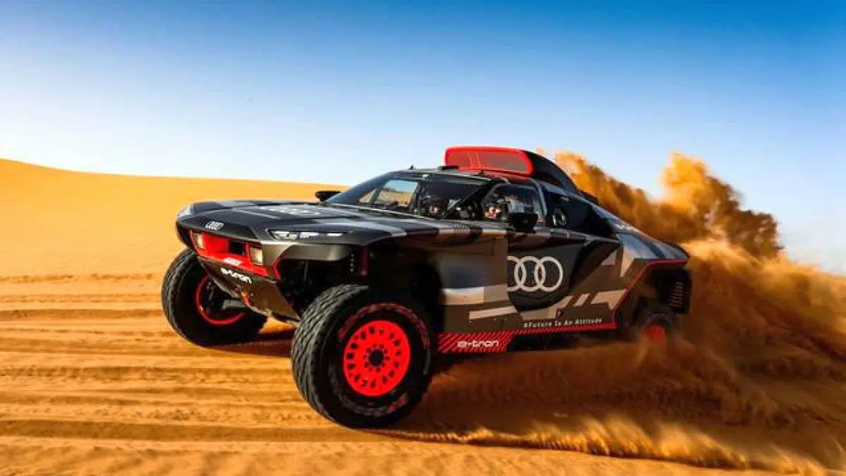 Audi presenta la RS Q e-tron che sfiderà le dune della Dakar 2022 thumbnail