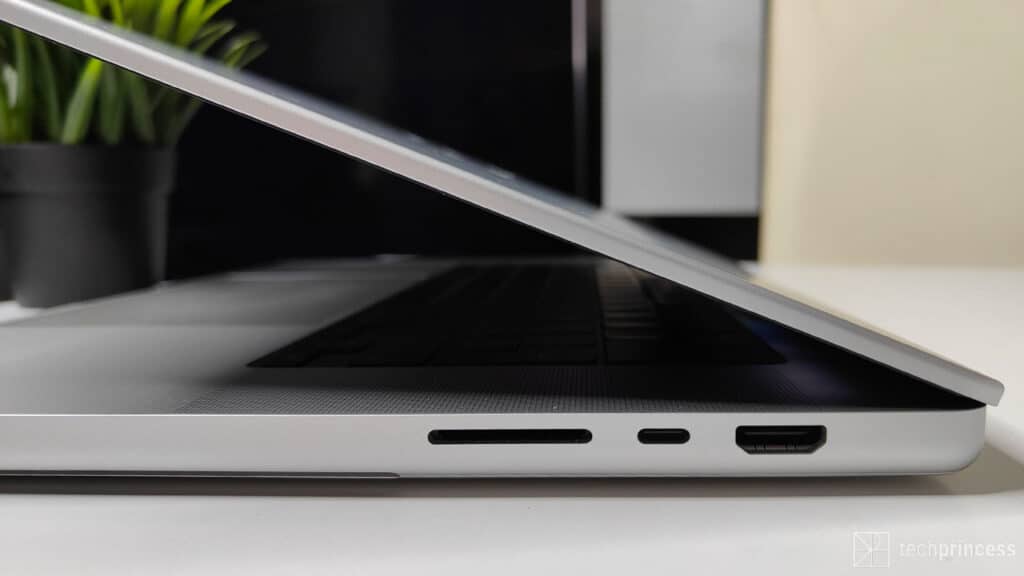 MacBook Pro 2021 recensione: porte