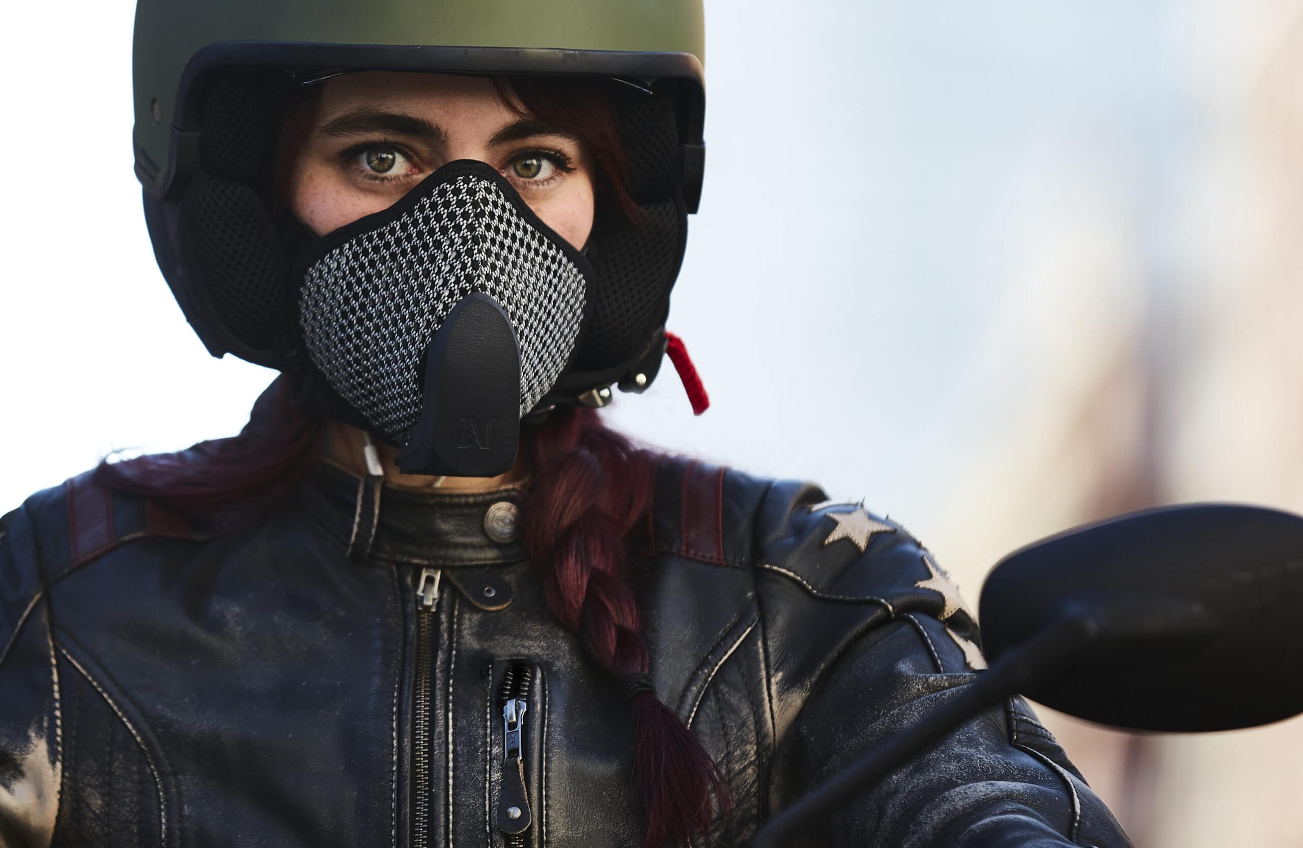 La Urban Mask di Narvalo: per proteggere i motociclisti dallo smog urbano thumbnail